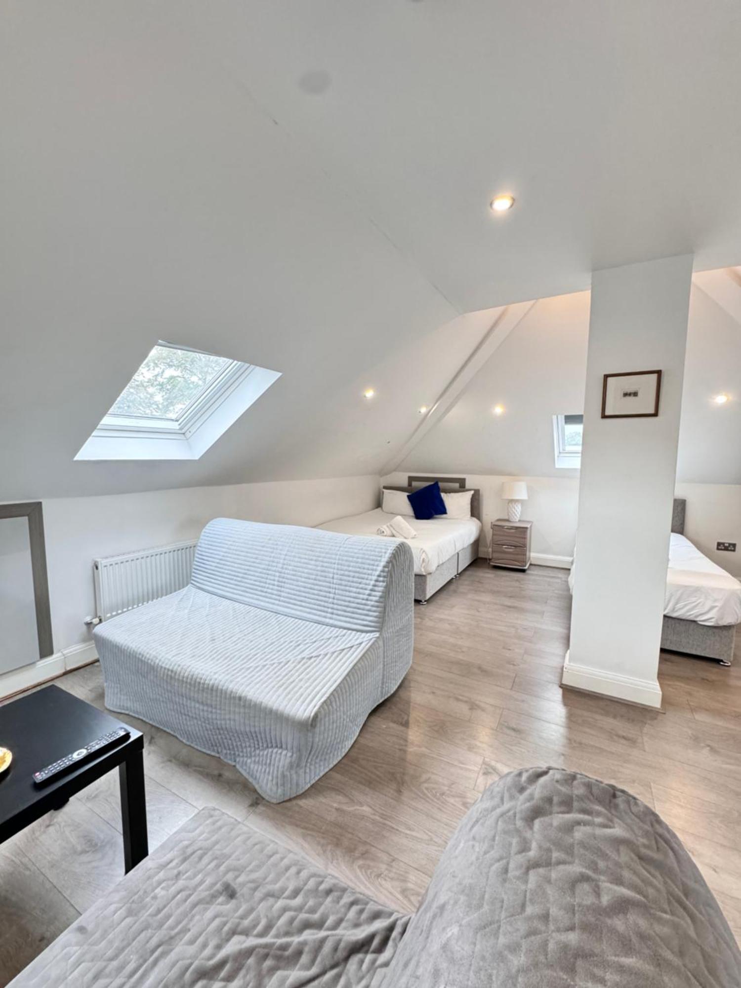 Hatton Apartments Heathrow Airport- Free Parking-Free Underground To And From Heathrow Airport Hatton Cross See Picture-See London Fast Hatton Cross To Central London 30Min Zewnętrze zdjęcie