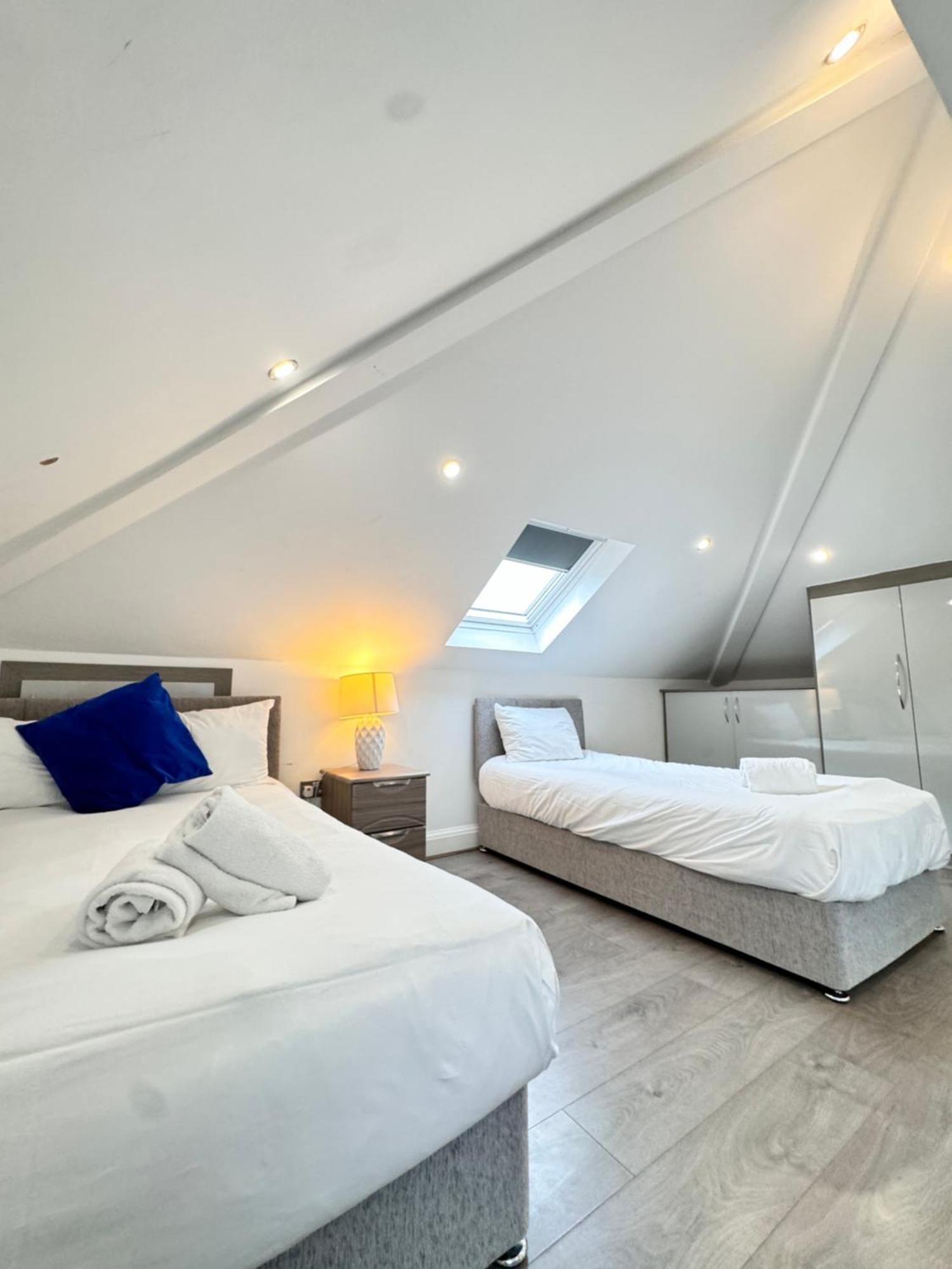 Hatton Apartments Heathrow Airport- Free Parking-Free Underground To And From Heathrow Airport Hatton Cross See Picture-See London Fast Hatton Cross To Central London 30Min Zewnętrze zdjęcie