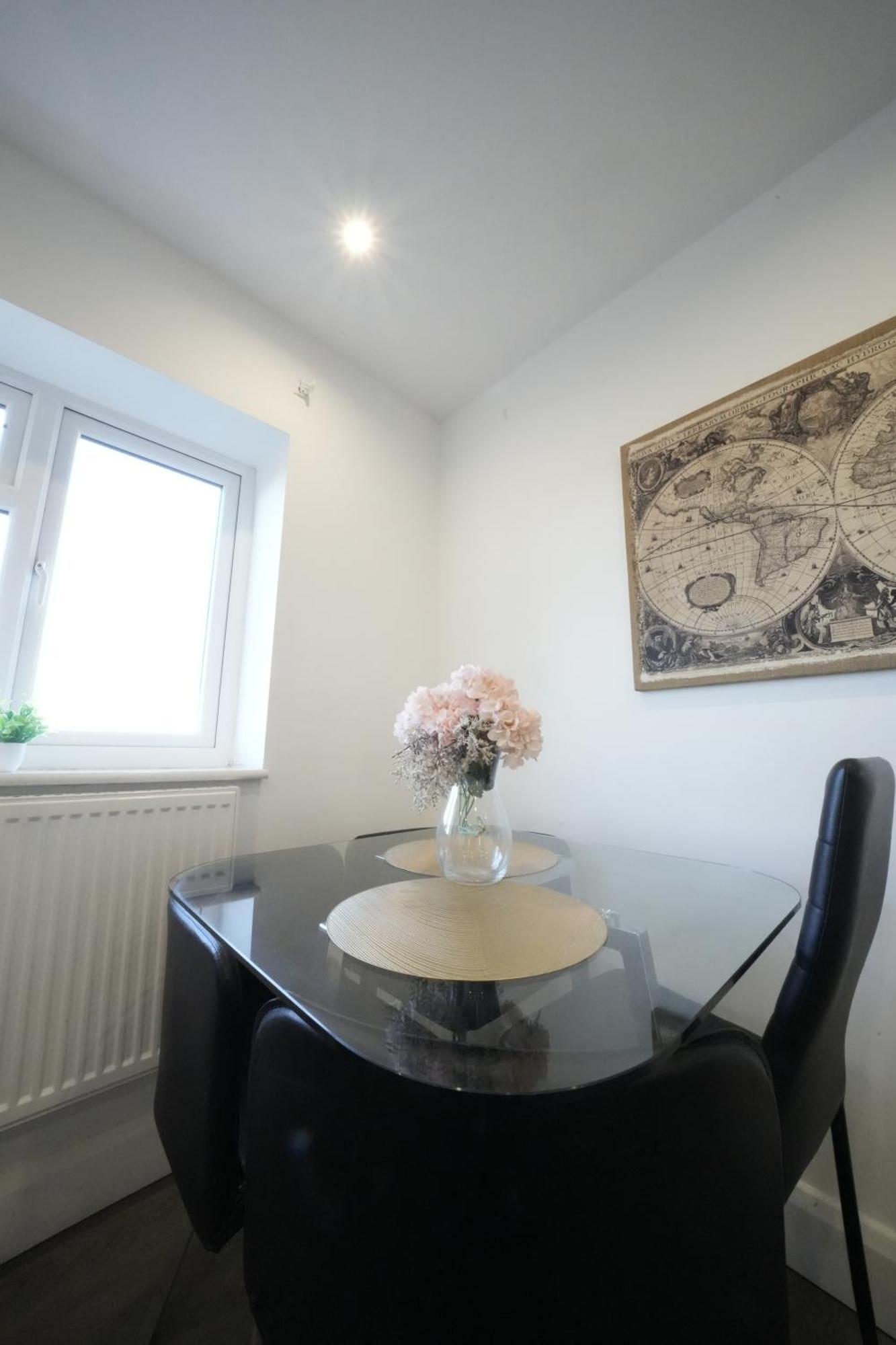 Hatton Apartments Heathrow Airport- Free Parking-Free Underground To And From Heathrow Airport Hatton Cross See Picture-See London Fast Hatton Cross To Central London 30Min Zewnętrze zdjęcie