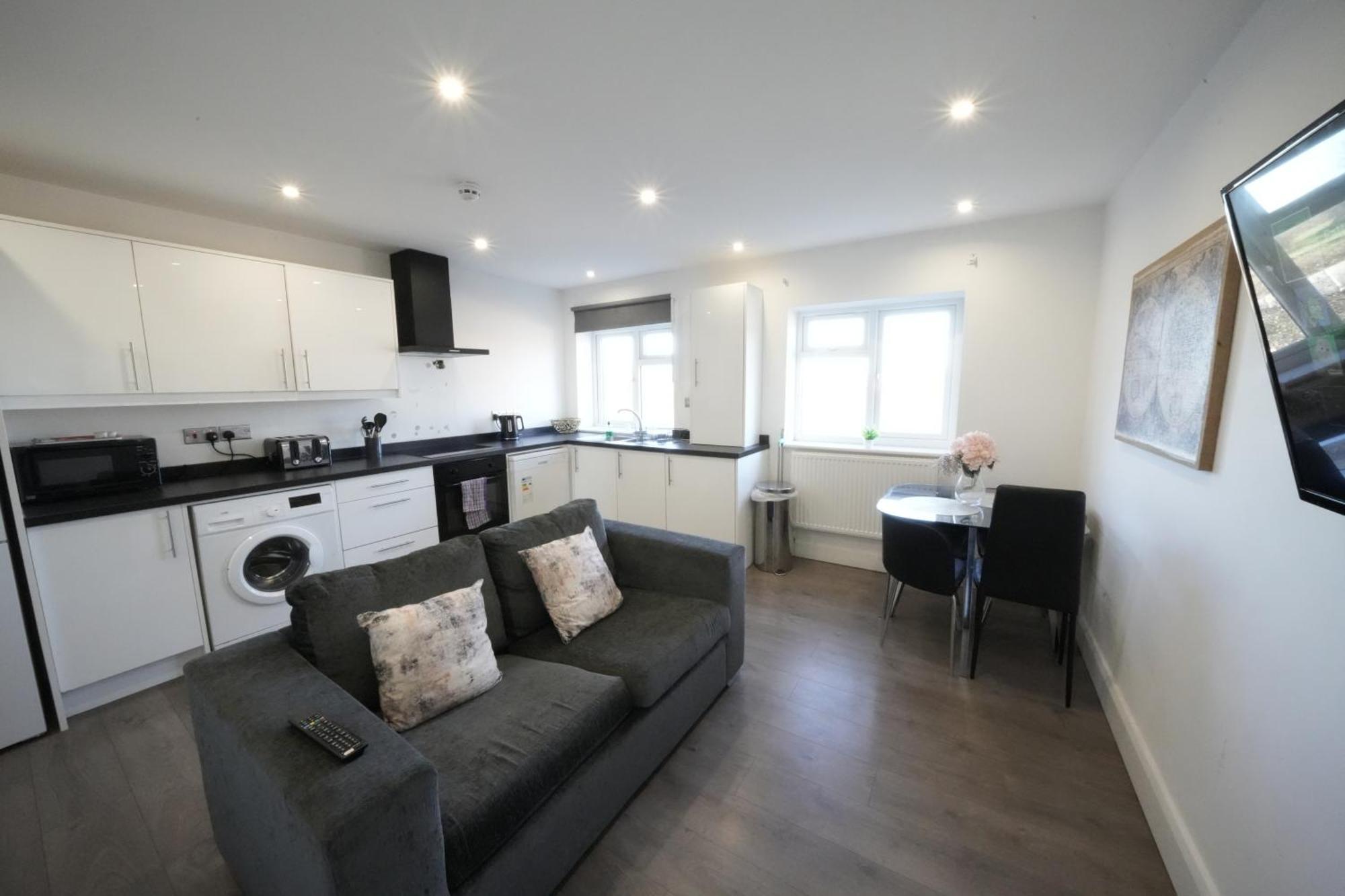 Hatton Apartments Heathrow Airport- Free Parking-Free Underground To And From Heathrow Airport Hatton Cross See Picture-See London Fast Hatton Cross To Central London 30Min Zewnętrze zdjęcie