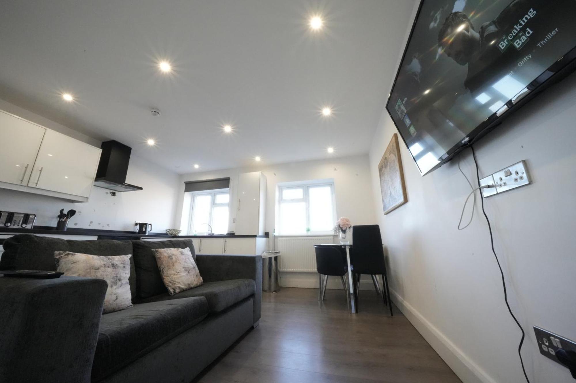 Hatton Apartments Heathrow Airport- Free Parking-Free Underground To And From Heathrow Airport Hatton Cross See Picture-See London Fast Hatton Cross To Central London 30Min Zewnętrze zdjęcie