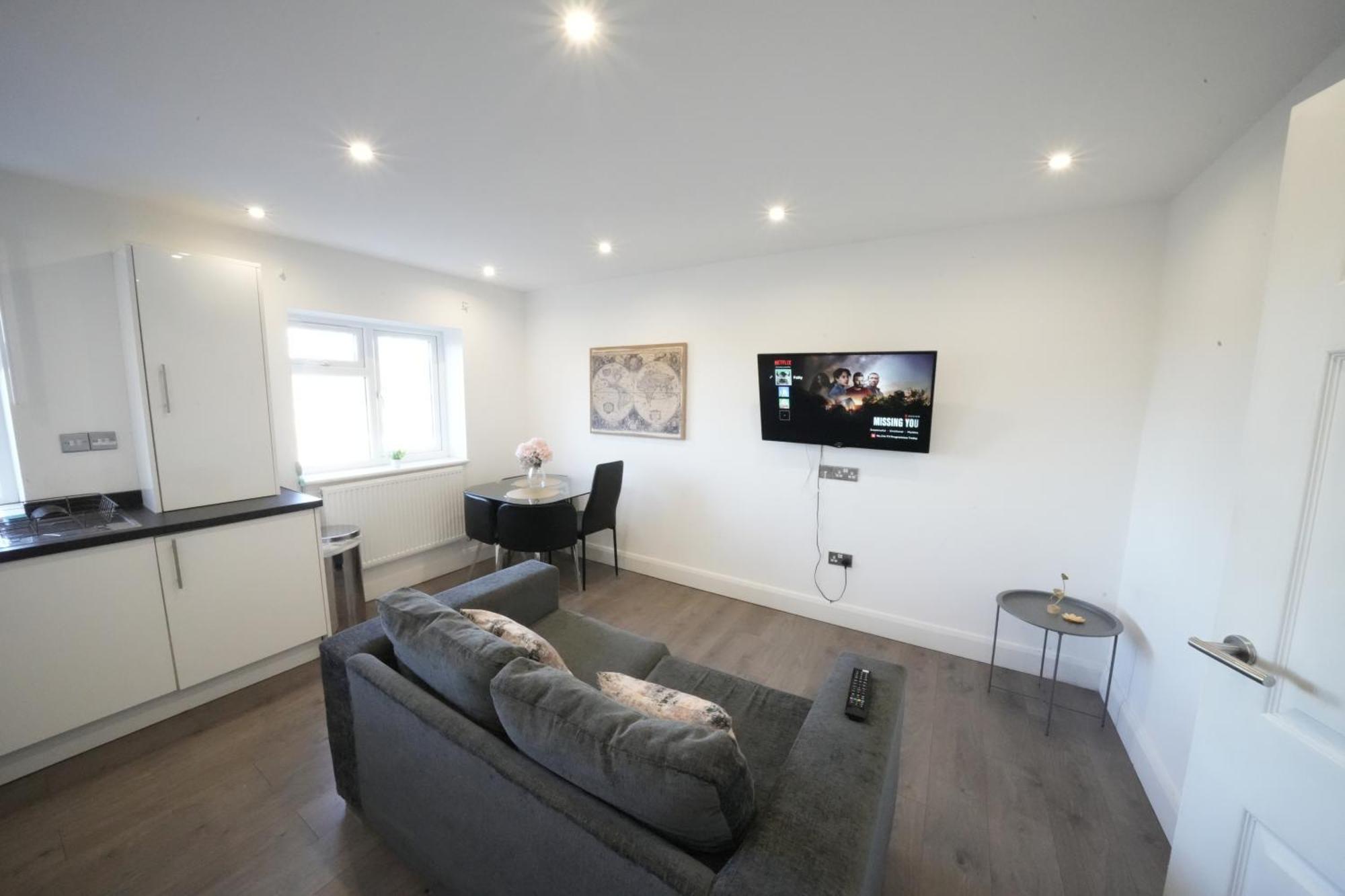 Hatton Apartments Heathrow Airport- Free Parking-Free Underground To And From Heathrow Airport Hatton Cross See Picture-See London Fast Hatton Cross To Central London 30Min Zewnętrze zdjęcie