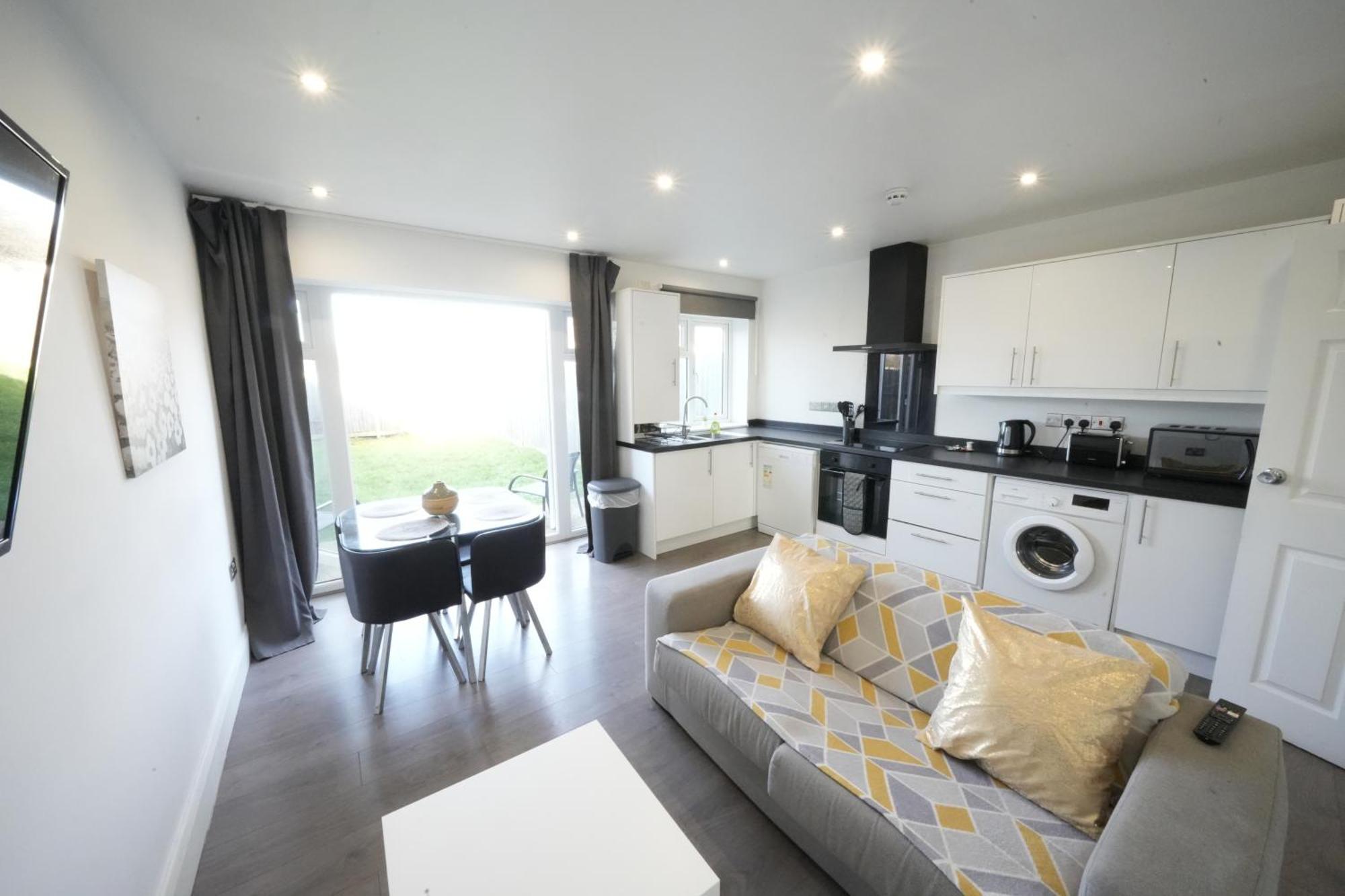 Hatton Apartments Heathrow Airport- Free Parking-Free Underground To And From Heathrow Airport Hatton Cross See Picture-See London Fast Hatton Cross To Central London 30Min Zewnętrze zdjęcie