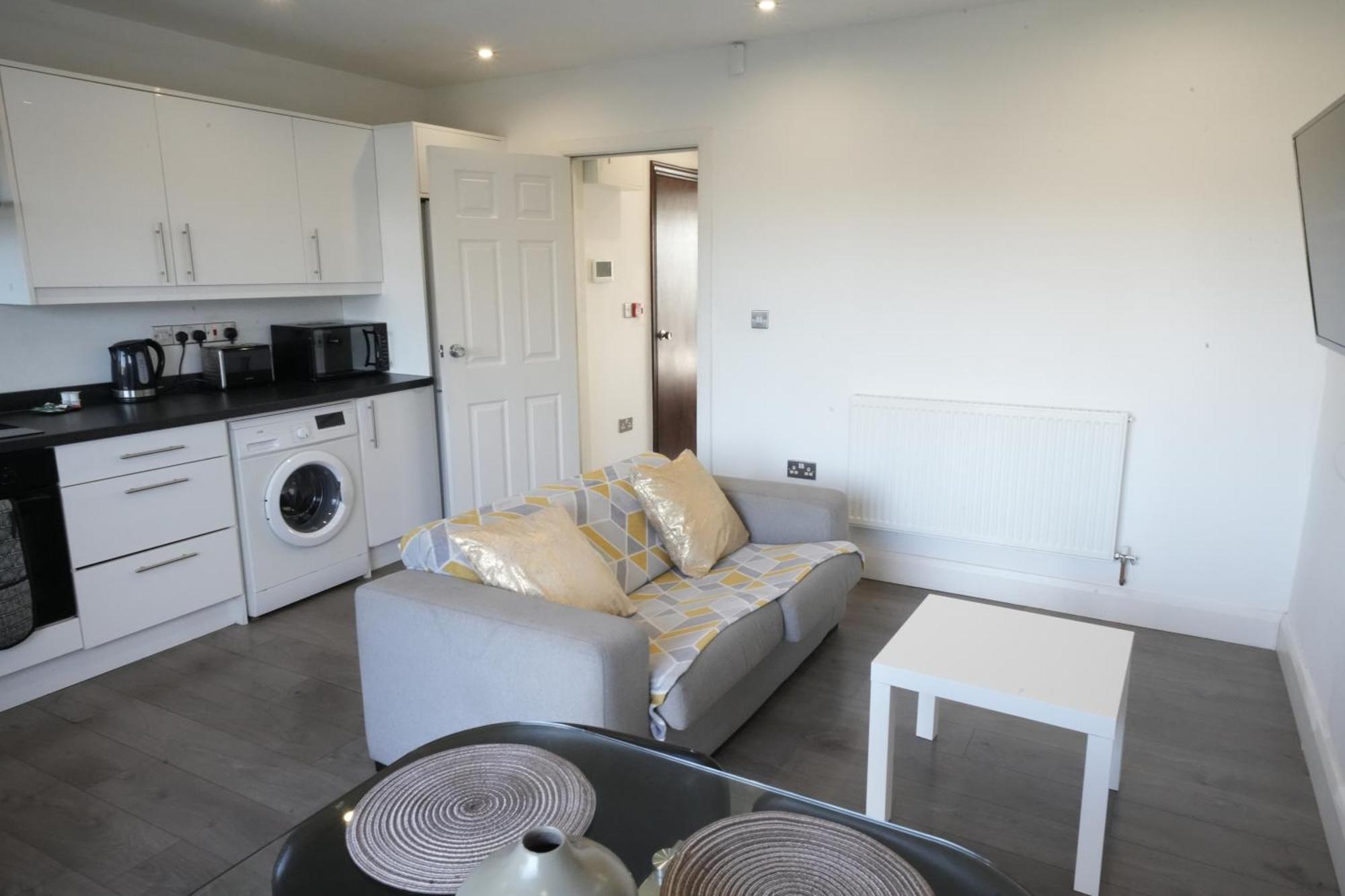 Hatton Apartments Heathrow Airport- Free Parking-Free Underground To And From Heathrow Airport Hatton Cross See Picture-See London Fast Hatton Cross To Central London 30Min Zewnętrze zdjęcie