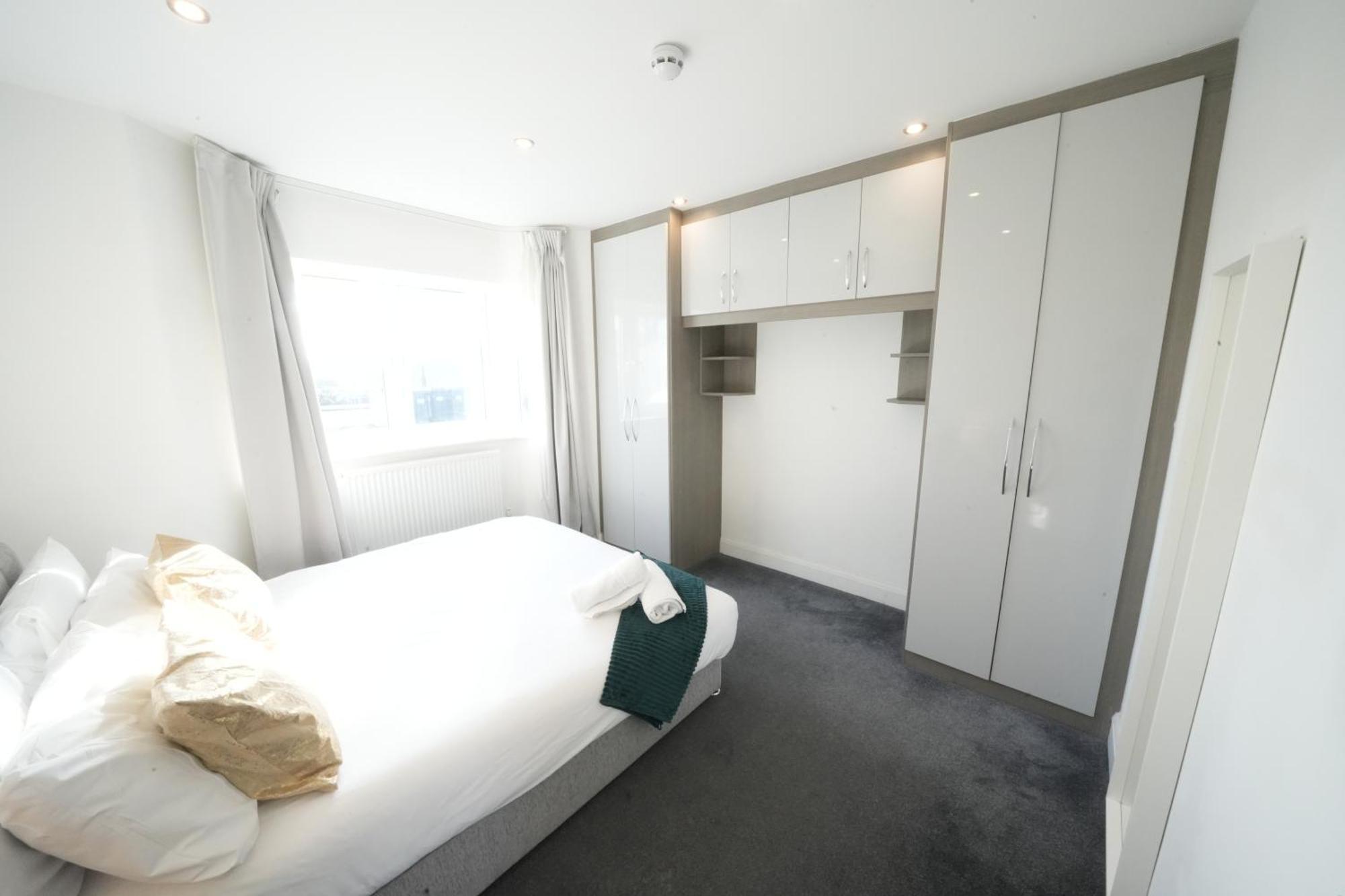 Hatton Apartments Heathrow Airport- Free Parking-Free Underground To And From Heathrow Airport Hatton Cross See Picture-See London Fast Hatton Cross To Central London 30Min Zewnętrze zdjęcie