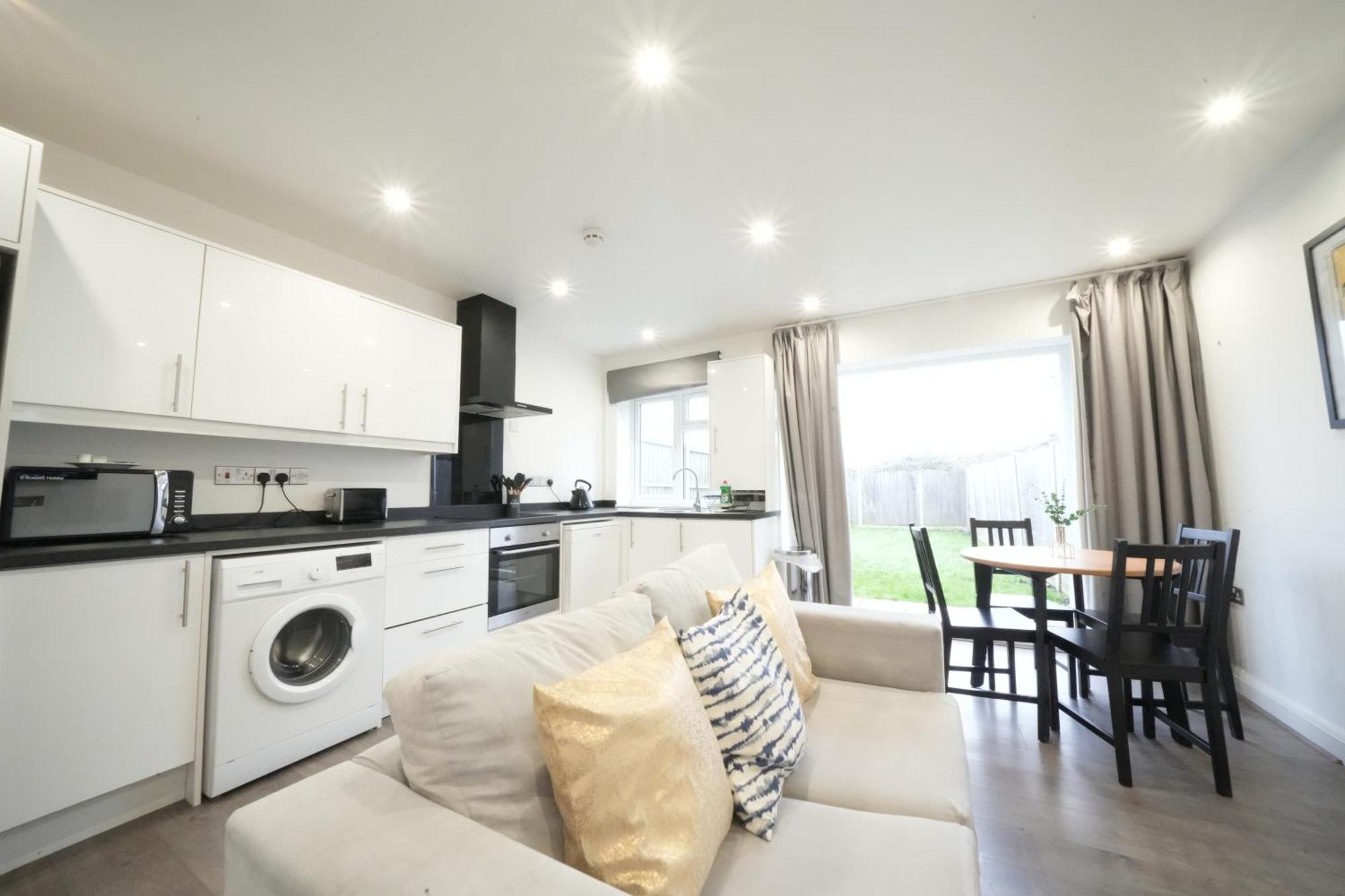 Hatton Apartments Heathrow Airport- Free Parking-Free Underground To And From Heathrow Airport Hatton Cross See Picture-See London Fast Hatton Cross To Central London 30Min Zewnętrze zdjęcie