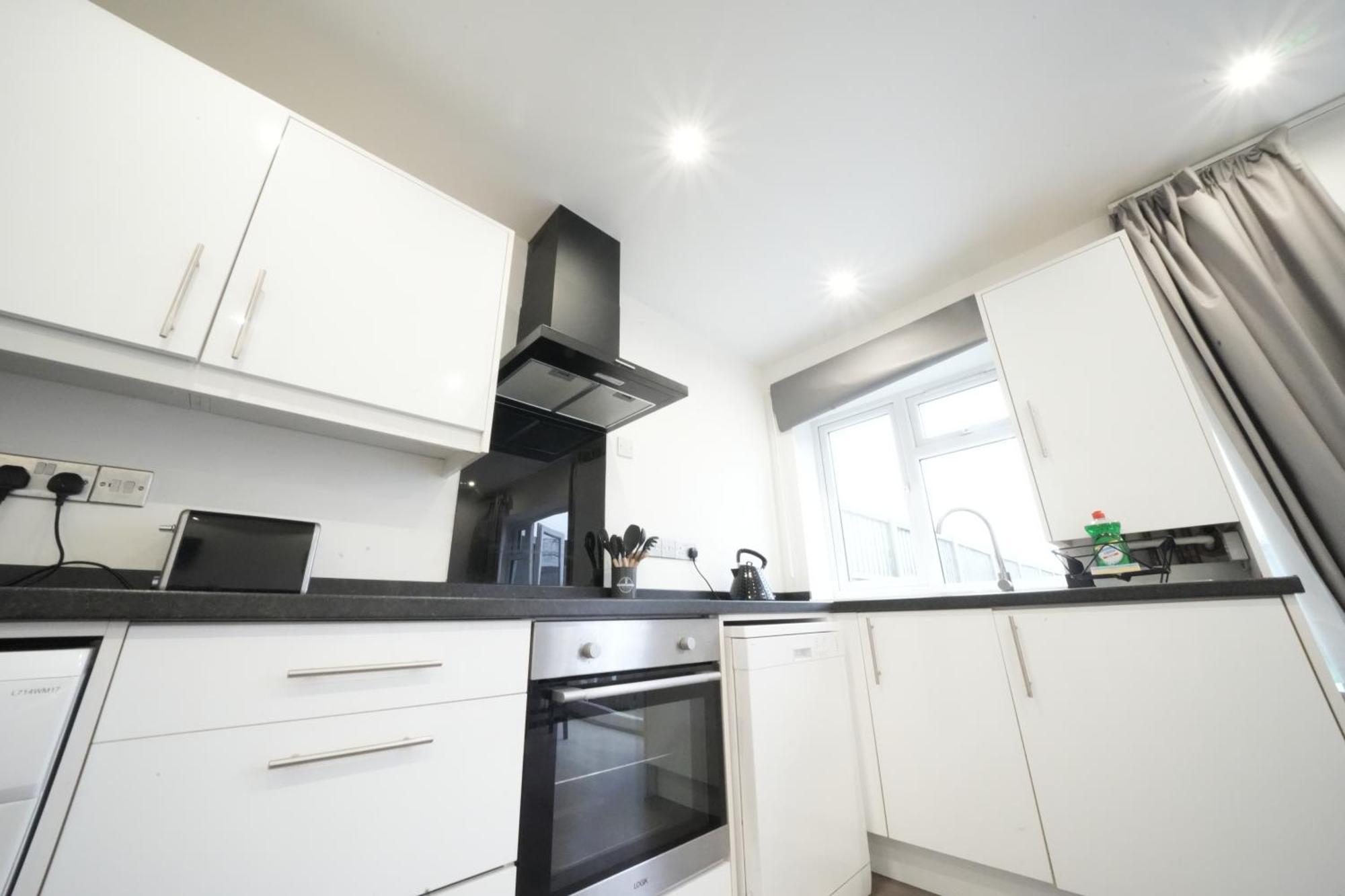 Hatton Apartments Heathrow Airport- Free Parking-Free Underground To And From Heathrow Airport Hatton Cross See Picture-See London Fast Hatton Cross To Central London 30Min Zewnętrze zdjęcie